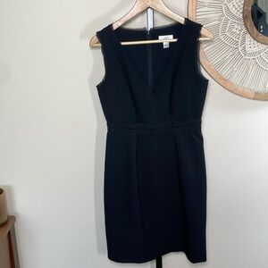 Ann Taylor LOFT Size 4 Black Sleeveless Dress V Neck